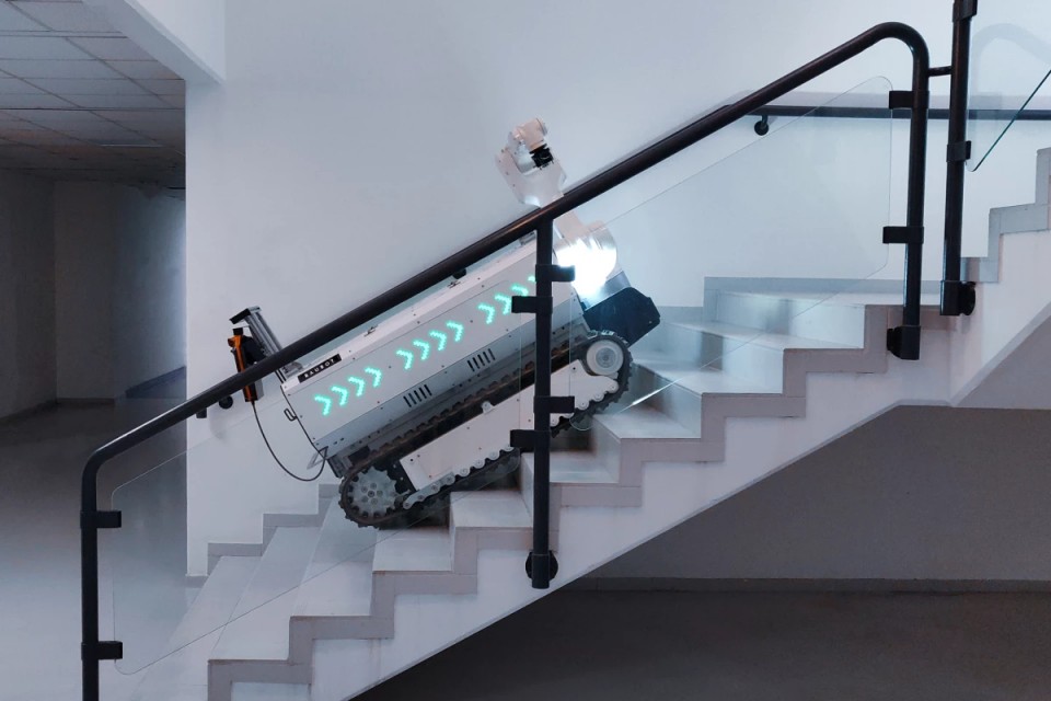 Строителният робот Baubot може да се изкачва по стълби и