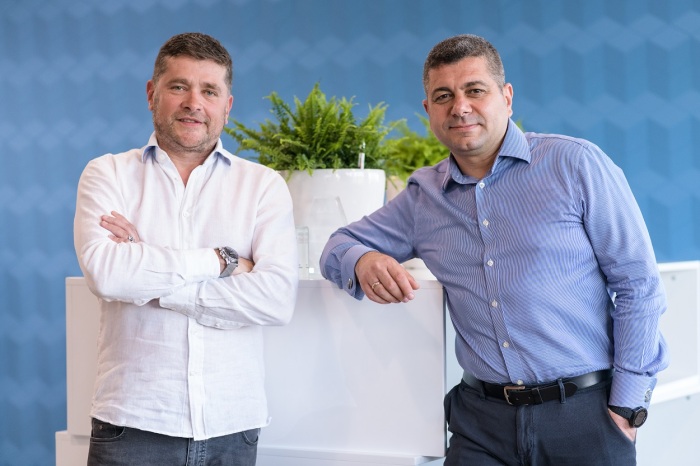 Основателите на HeleCloud – Стефан Бумов вляво и Георги Тодоров снимка