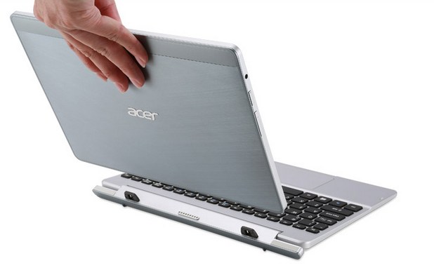 Acer Aspire Switch може да се преобразува лесно от лаптоп в таблет и обратно