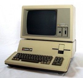 Apple III се оценява от анализаторите като продукт, при който превес взима маркетингът