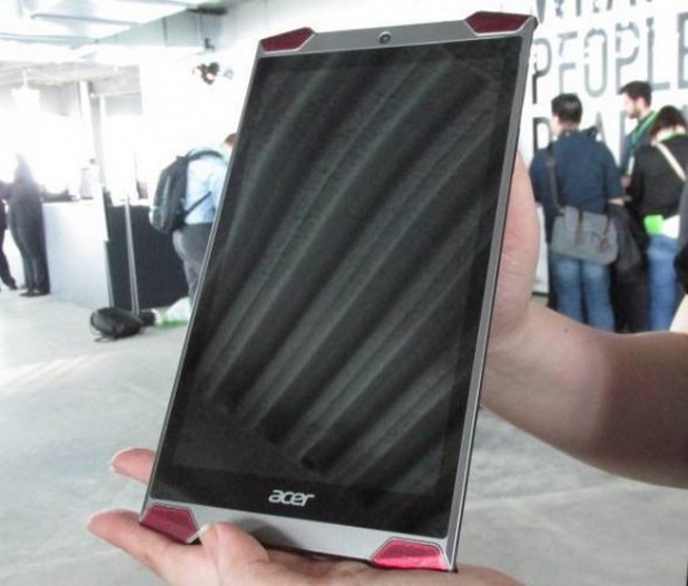 Acer Predator има 8-инчов екран и четири говорителя, разположени отпред (снимка: Liliputing.com)