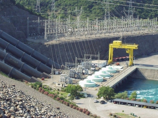 ВЕЦ Кастраки е открита през 1969 г. и има производствената мощност 320 MW