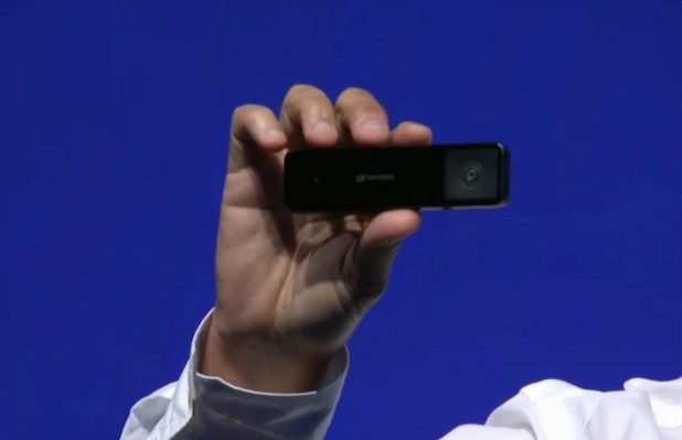 Освен с компактните си размери Intel Euclid се отличава с вградена камера RealSense