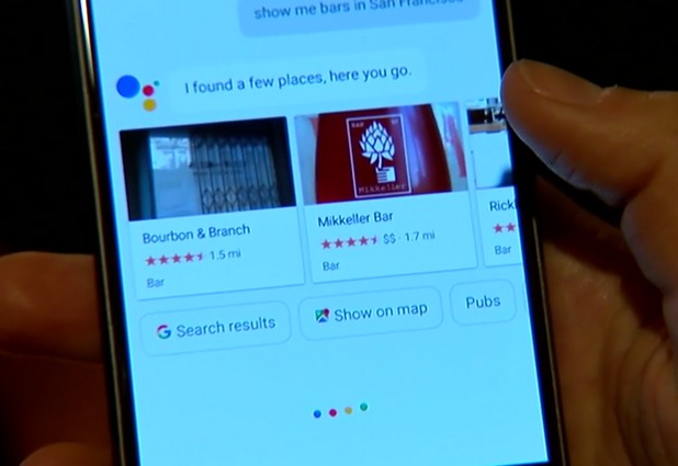 Google Pixel е първият Android смартфон с вграден гласов асистент Google Assistant (снимка: CNET)