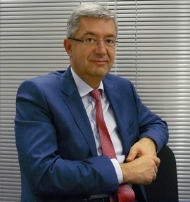„В България започва да се инвестира вече не толкова в машини, колкото в бизнес практики, системи и софтуерни решения, като целта е да се дигитализираме, за да бъдем по-успешни”, коментира Тошко Петков