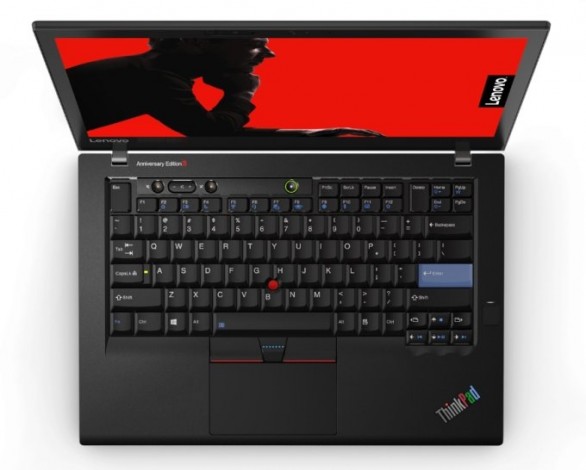 Моделът се явява осъвременен вариант на ThinkPad 700CThinkPad 25th Anniversary