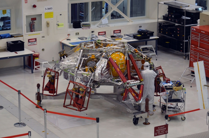 Подобреният роувър на база Curiosity щe потегли към Марс през