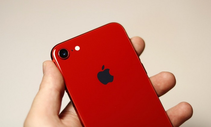 Смартфонът вече струва само 499 в магазина Apple StoreВъпреки че