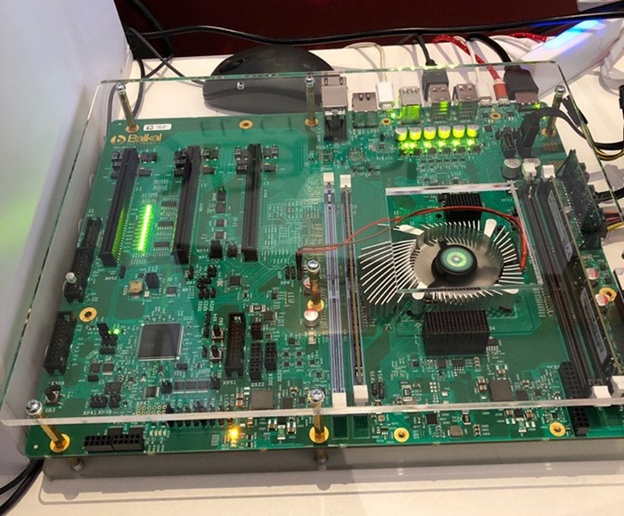 Чипът е осемядрен базиран на архитектура ARMv8 A с много интерфейсиПроцесорът