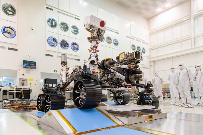 Роувърът ще потегли към Червената планета през юли 2020 г Марсоходът