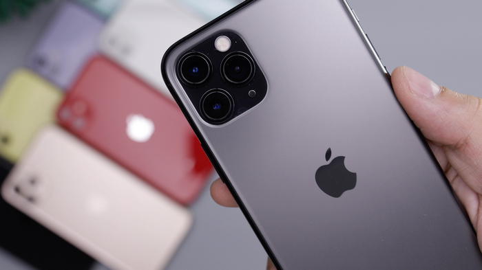 Apple даде тон със сваляне на цената на флагмана iPhone