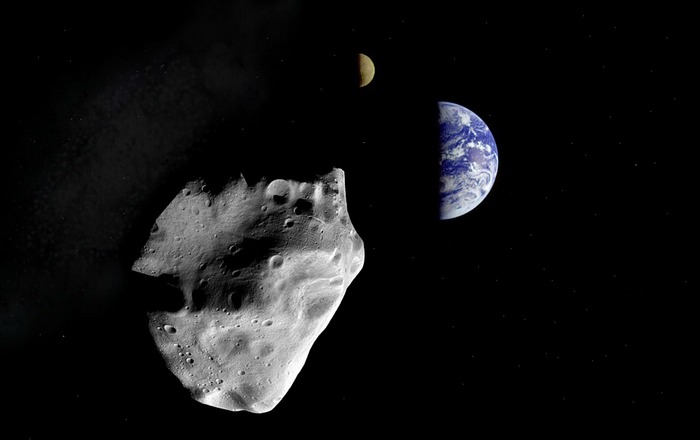 Безопасен астероид с диаметър 2 метра може да навлезе в
