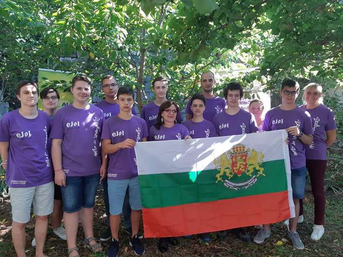 Българските млади информатици заслужиха 7 медала от олимпиадата еJOI 2020 снимка