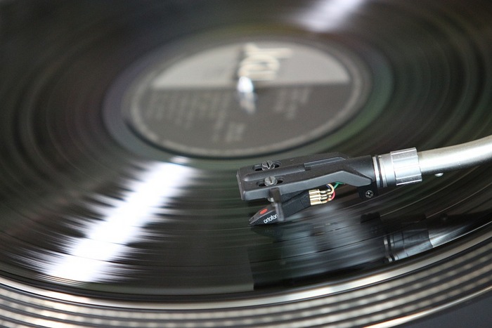 Грамофонните плочи стават все по търсени от ценителите на качествената музика снимка