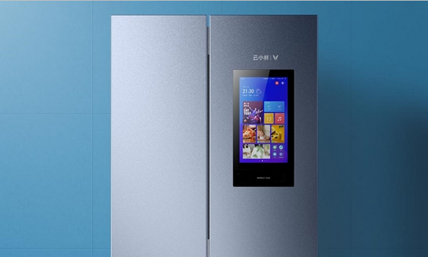 Интелигентният хладилник Viomi 451L Cross разполага с голям сензорен екран снимка