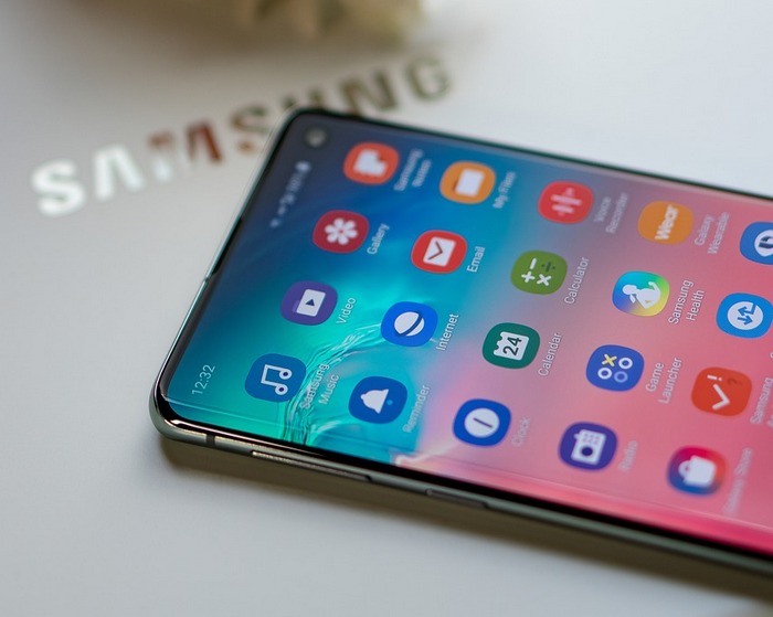 През август Samsung е контролирал 22 от доставките на смартфони