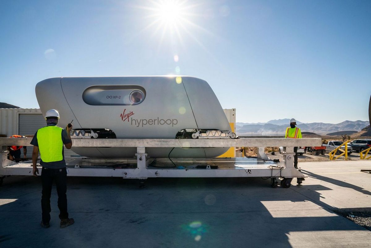 Капсулата от второ поколение на Virgin Hyperloop премина успешно изпитания