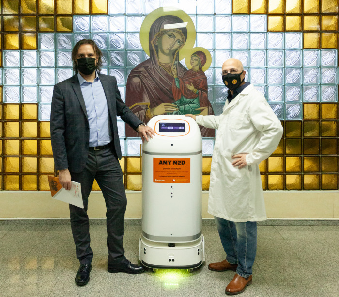 Роботът М2D ще помага на медиците в Св Анна да