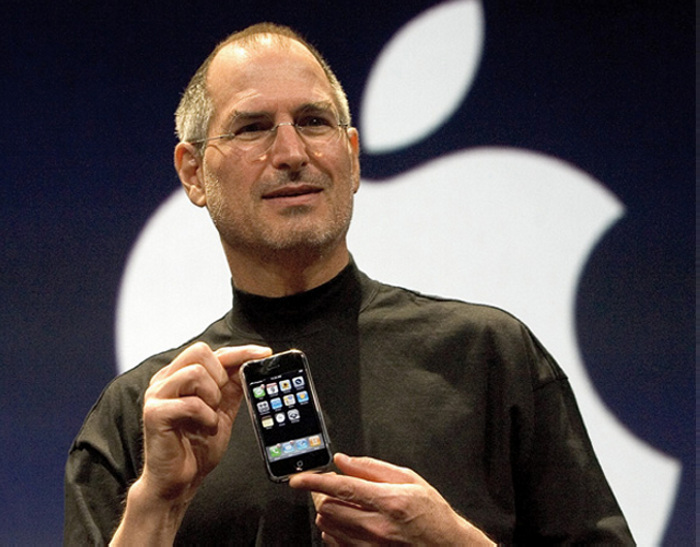 Стив Джобс показва първия iPhone на 9 януари 2007 г снимка