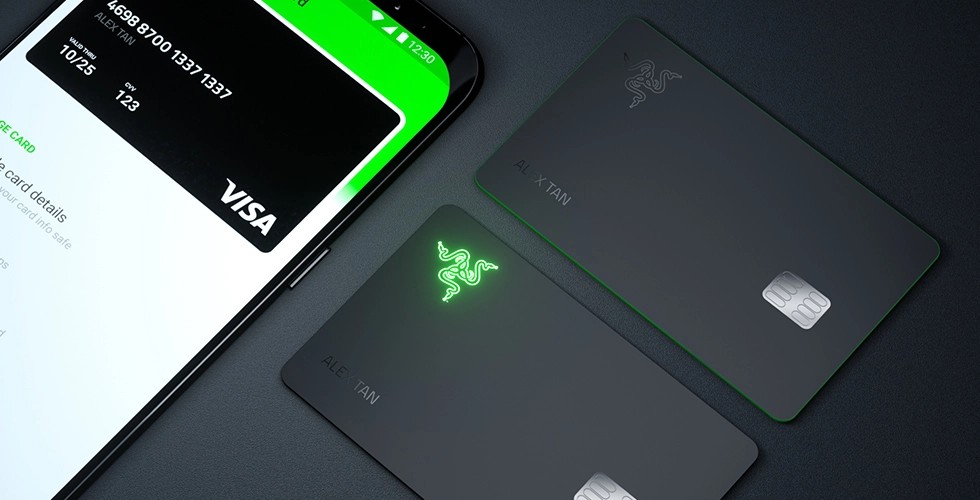 Емблемата на Razer свети в зелено при транзакции с банковата