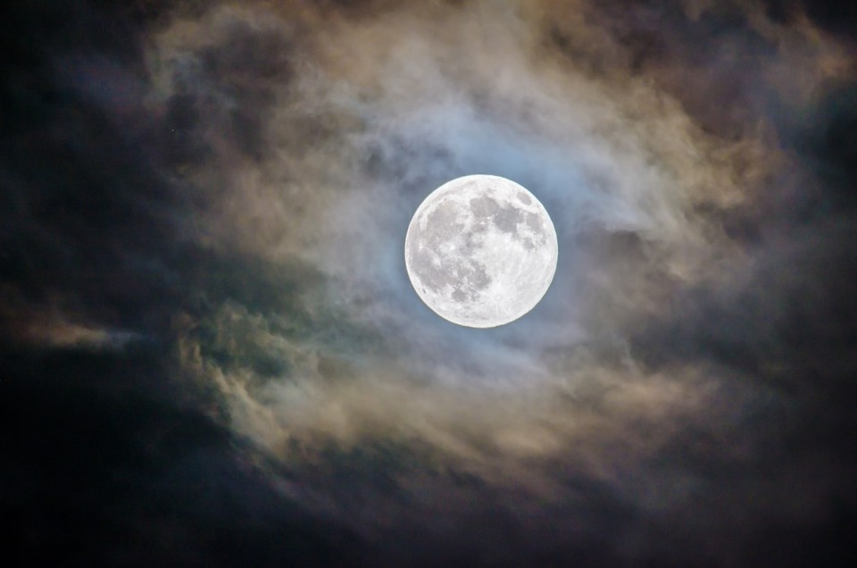 Луната се очертава като новата арена за надпревара между глобалните