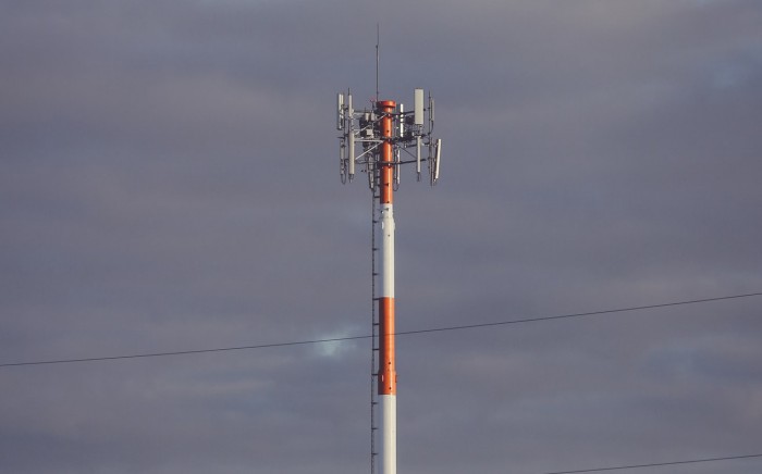 Високите мачти за телекомуникационни мрежи често се посрещат с известно