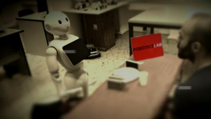 Хуманоидният робот Пепър говори сам на себе си докато решава
