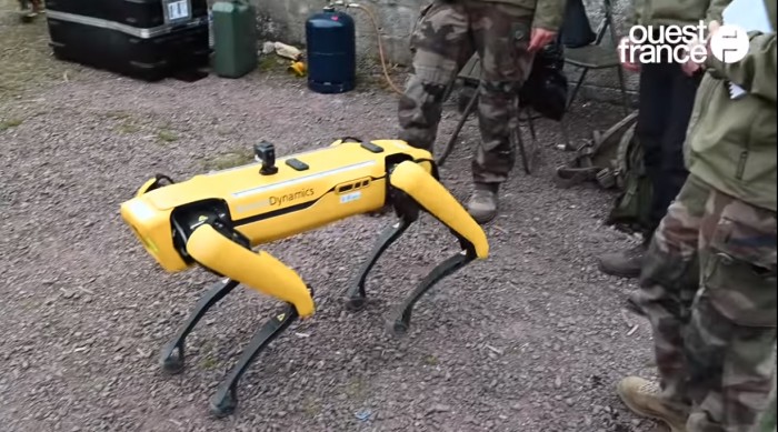 Роботите Spot помагат на френските военни за по ефективно водене на