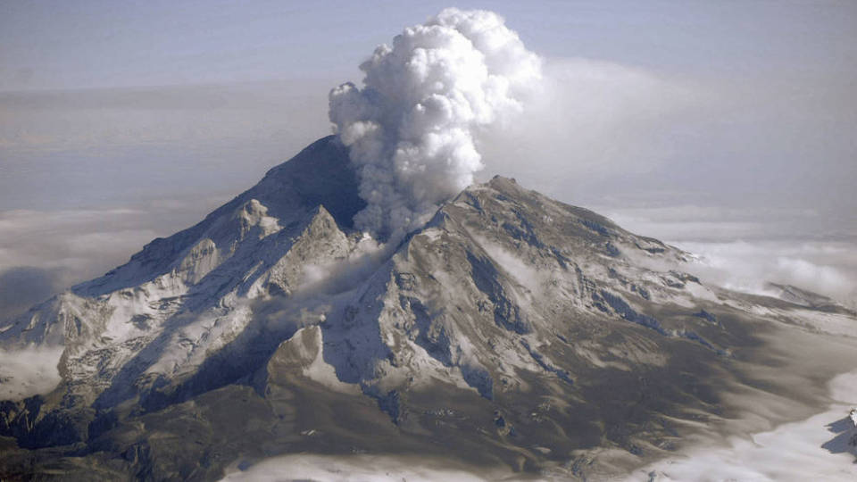 Изригването на вулкана Връх Редут в Аляска през 2009 г.(снимка: