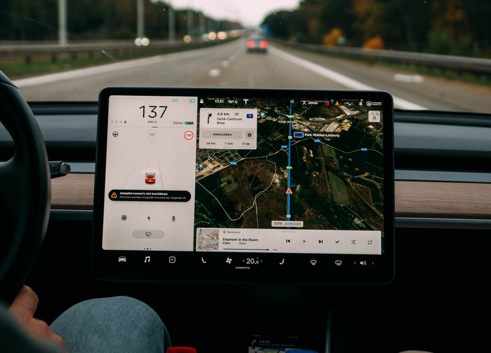Електромобилите Tesla поумняват със система за видеонаблюдение на водача снимка CC0