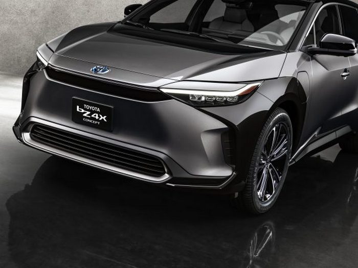 През април Toyota представи bZ4X – концепция за електромобил очакван