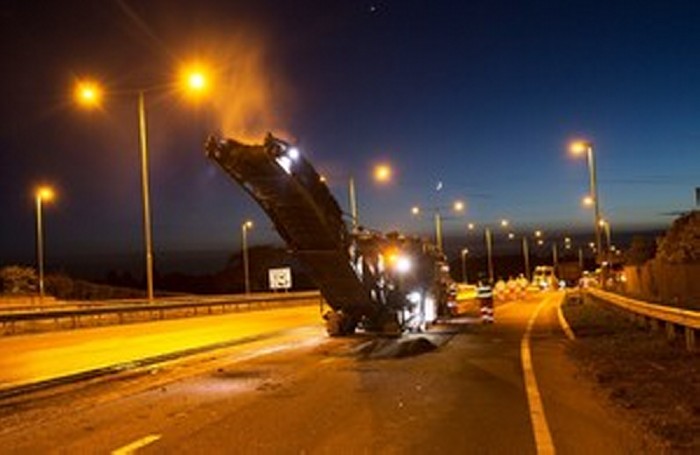 Обединеното кралство ремонтира 4 8 км асфалтов път добавяйки графен снимка National Highways Една