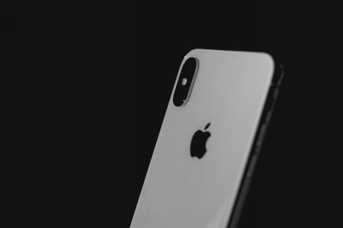 Патентен спор може да лиши Apple от продажби на iPhone