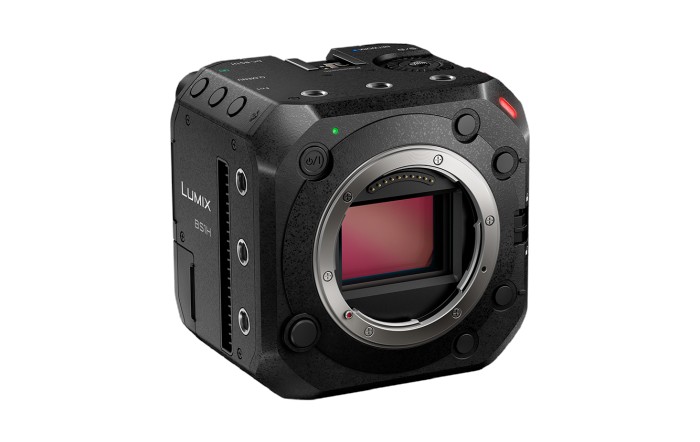 LUMIX BS1H е лек и компактен но здрав фотоапарат от