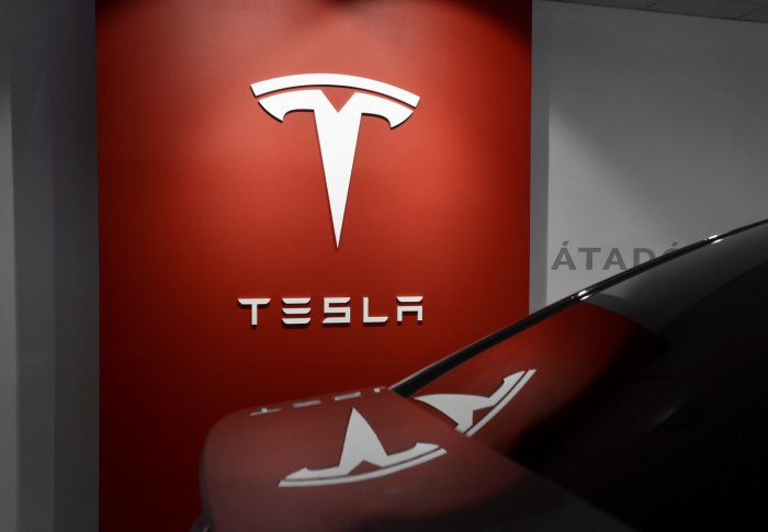 Акциите на Tesla достигнаха исторически стойности на фона на засилено