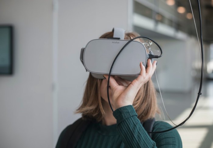 С демонстрации на VR очила в магазините Meta ще подготвя