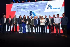 Победителите и членовете на журито на конкурса за бизнес иновации