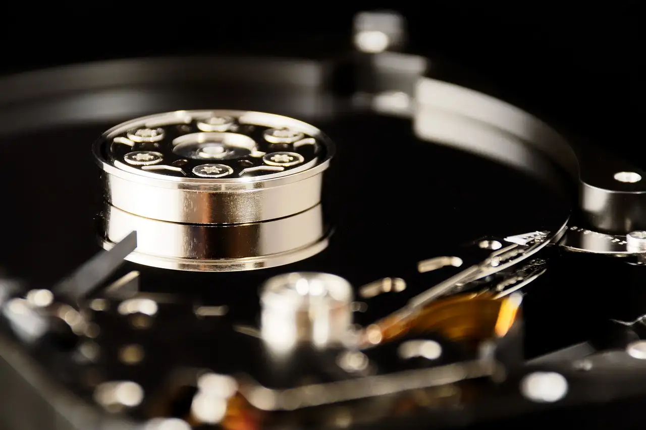 Твърдите дискове остават най-изгодното решение за интензивни натоварвания(снимка: CC0 Public