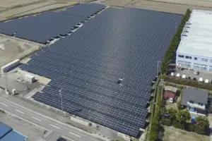 Слънчевата електроцентрала на JRE в префектура Нагано Япония снимка JRE Японската корпорация