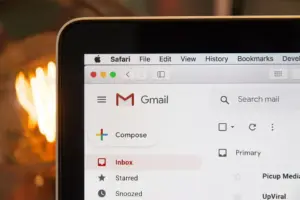 Търсенето в Gmail става по интелигентно с помощта на изкуствен интелект снимка