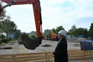 Ректорът проф д р Димитър Димитров даде символичен старт на строителните