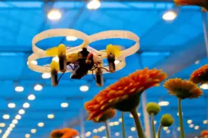 Миниатюрни дронове с безжично зареждане унищожават насекоми вредители  снимка PATS Холандска компания разработи