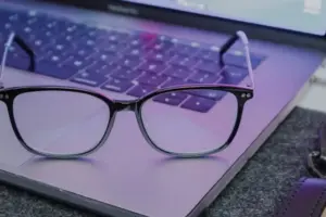 Твърденията за ефекта от тях са неубедителни и несигурниКомпютърните очила
