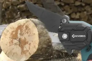 Практичен и достъпен инструмент за рязане на дърва за огревЕлектрическият