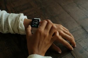 Смарт часовниците Apple Watch отново са в продажба но не