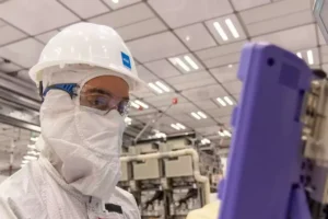 Intel разширява производствените си мощности за чипове в Израел снимка Intel Правителството