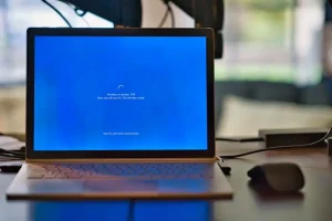 Windows 10 ще получава платени актуализации на сигурността три години