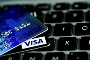Директното прехвърляне на криптовалута към карти Visa с конвертиране във