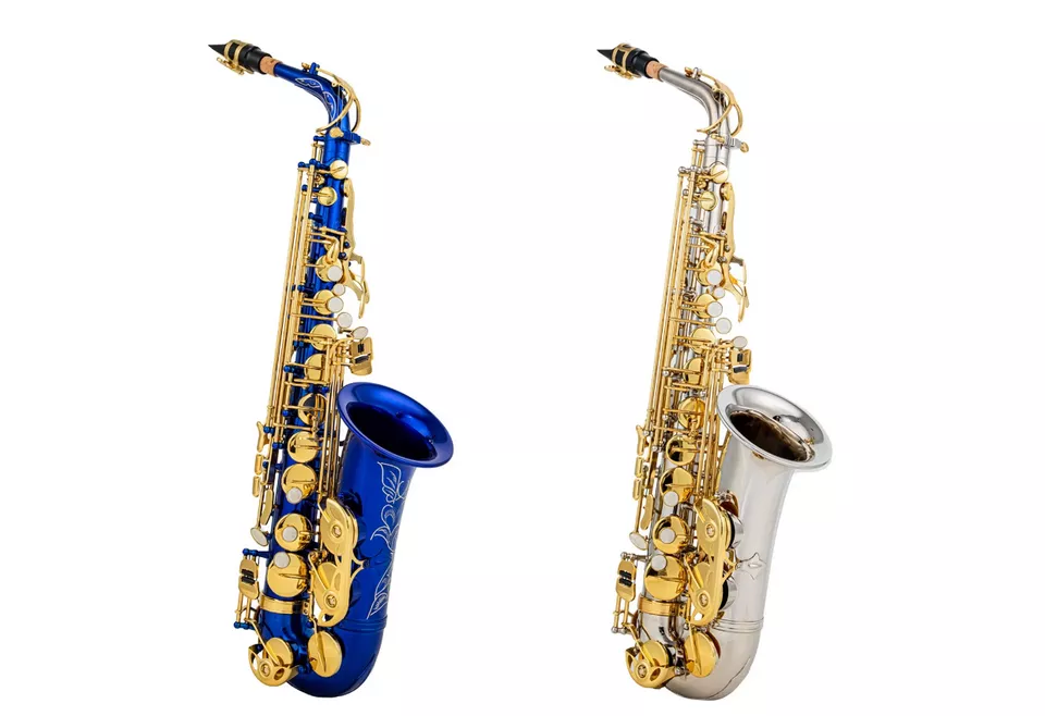 Този атрактивен саксофон се предлага в два цвята – син