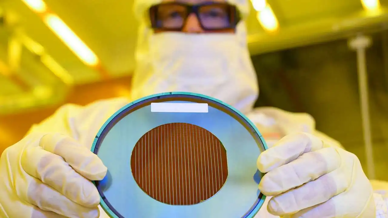 Производството на 1-нм чипове е близо, обещава Intel с нов